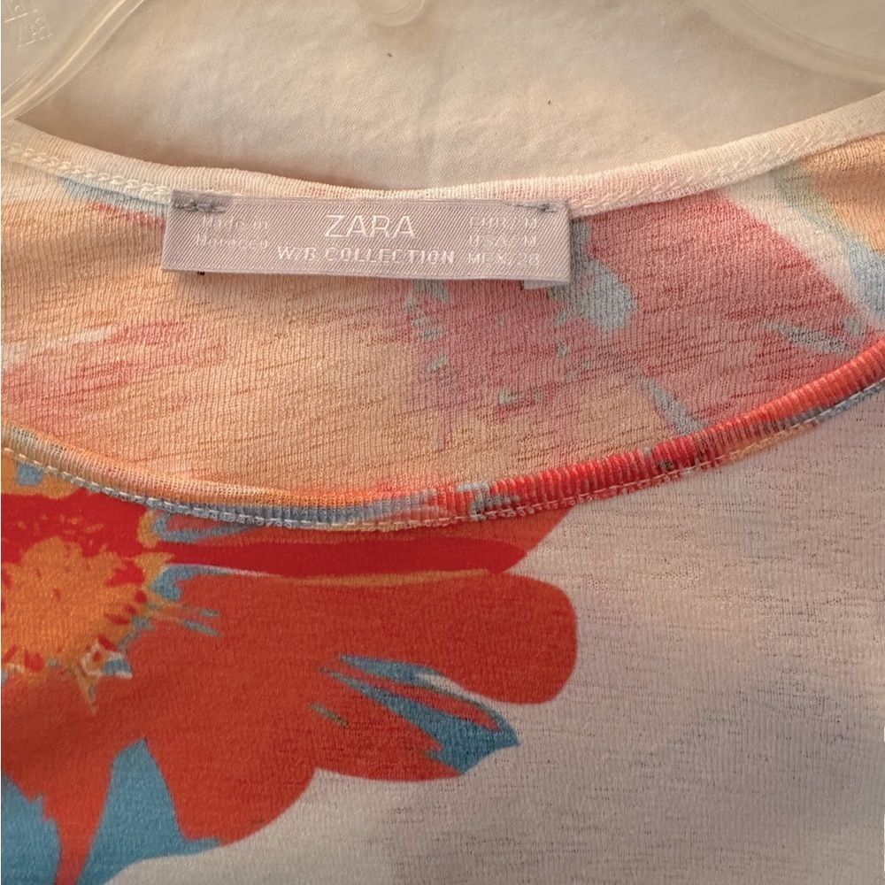 Zara long sleeve sheer top. White with beautiful floral pattern. Medium - Picture 4 of 7